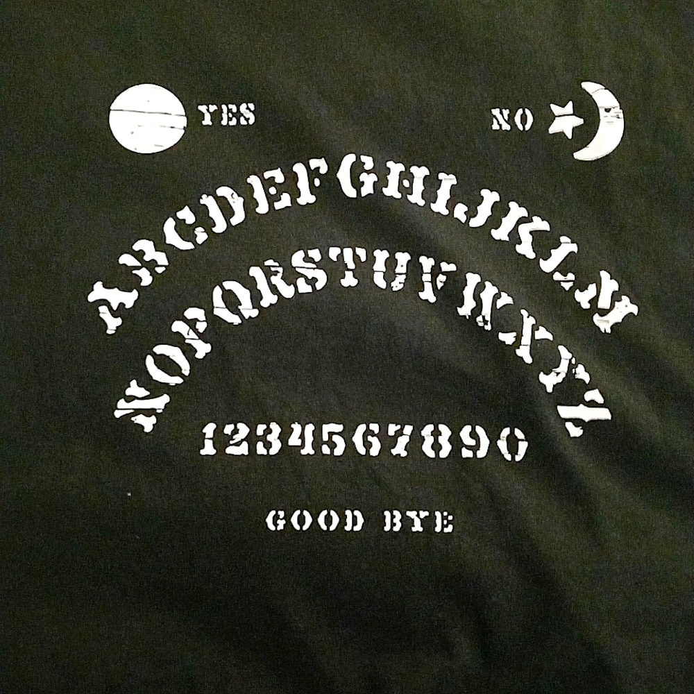 NEW OUIJA BOARD T-SHIRT SIZE M BLACK. AWESOME DESIGN ALL YEAR! HALLOWEEN, TOO.